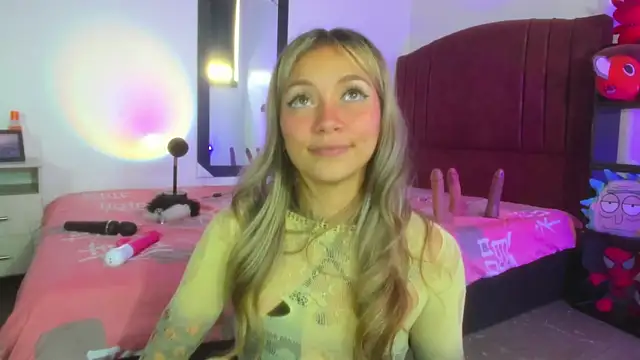 alisson zafiro  online show from 14, 12, 2024