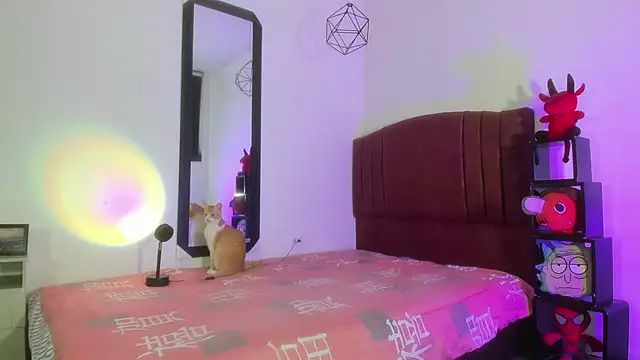 alisson zafiro  online show from 18, 12, 2024