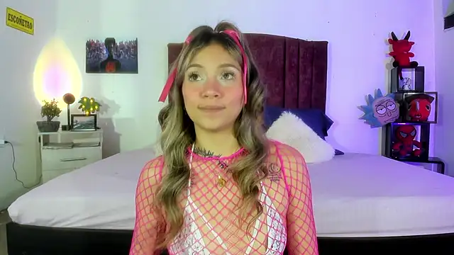 alisson zafiro  online show from 8, 1, 2025