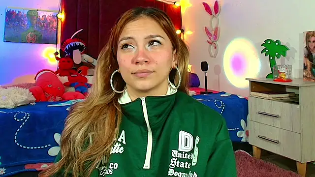 alisson zafiro  online show from 10, 9, 2025