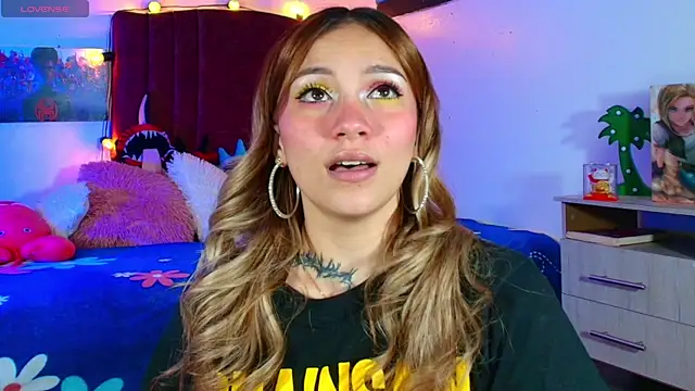 alisson zafiro  online show from 22, 9, 2025