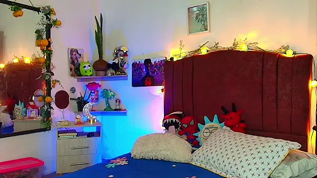 alisson zafiro  online show from 12, 4, 2026