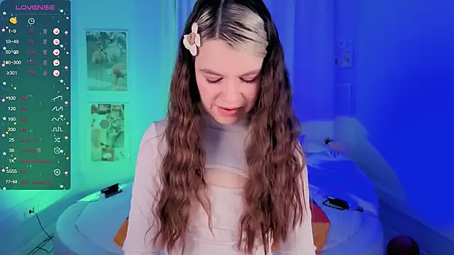 Snapshot of Lil_Amelie chatting on 20, 9, 2025 Lil Amelie online show from 20, 9, 2025