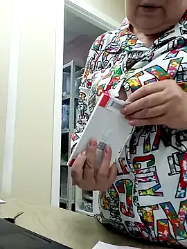 Snapshot of FantasyMichelle chatting on 27, 12, 2024 FantasyMichelle online show from 27, 12, 2024