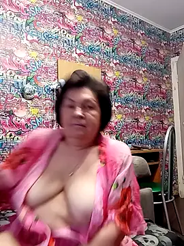 Snapshot of FantasyMichelle chatting on 4, 4, 2026 FantasyMichelle online show from 4, 4, 2026