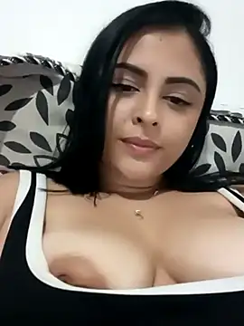 Snapshot of MelannyBell chatting on 5, 3, 2025 MelannyBell online show from 5, 3, 2025