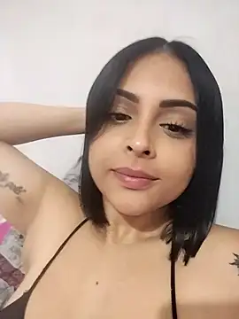 Snapshot of MelannyBell chatting on 4, 10, 2025 MelannyBell online show from 4, 10, 2025