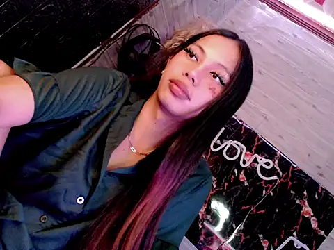 Snapshot of whiteladyboy chatting on 3, 10, 2025 whiteladyboy online show from 3, 10, 2025