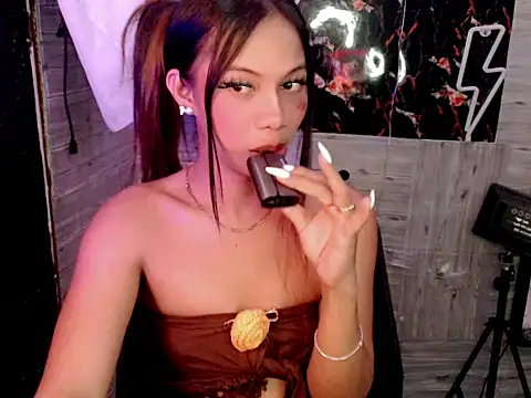 Snapshot of whiteladyboy chatting on 23, 10, 2025 whiteladyboy online show from 23, 10, 2025