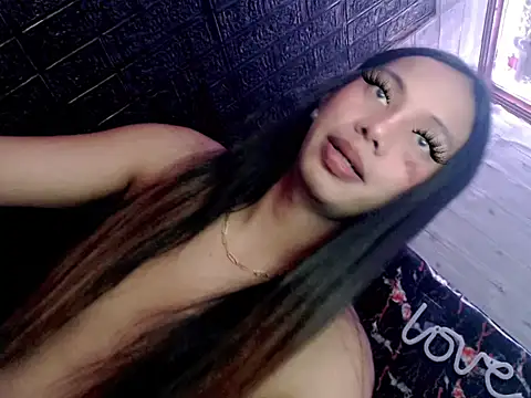 Snapshot of whiteladyboy chatting on 30, 10, 2025 whiteladyboy online show from 30, 10, 2025