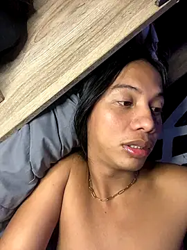 Snapshot of whiteladyboy chatting on 4, 12, 2025 whiteladyboy online show from 4, 12, 2025