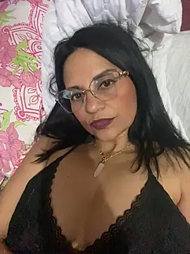 paolagomez  online show from 5, 2, 2025