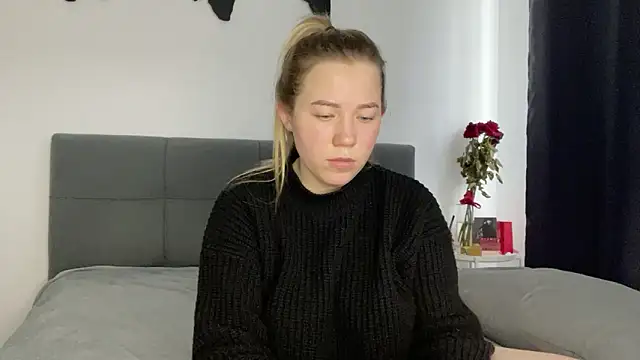 Snapshot of Embersweetbunny chatting on 1, 2, 2025 Embersweetbunny online show from 1, 2, 2025