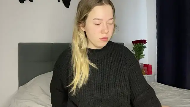 Snapshot of Embersweetbunny chatting on 7, 2, 2025 Embersweetbunny online show from 7, 2, 2025