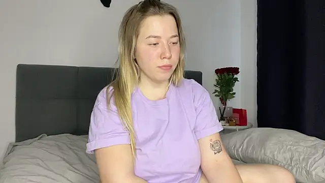 Snapshot of Embersweetbunny chatting on 7, 2, 2025 Embersweetbunny online show from 7, 2, 2025