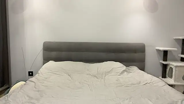 Embersweetbunny online show from 8, 1, 2026