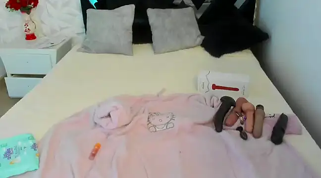 Lizzie Williams  online show from 6, 2, 2025