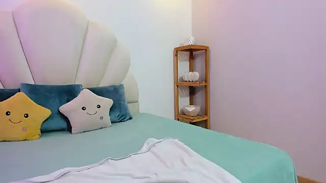 Lizzie Williams  online show from 21, 9, 2025