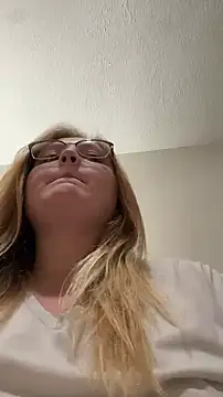 PhatAssBlond online show from 9, 1, 2025