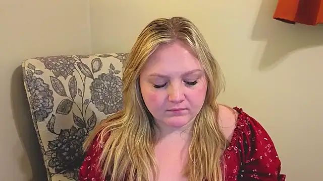 Snapshot of PhatAssBlond chatting on 10, 4, 2026 PhatAssBlond online show from 10, 4, 2026