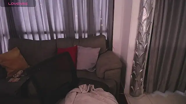 Snapshot of lia_huan chatting on 3, 2, 2025 lia huan online show from 3, 2, 2025