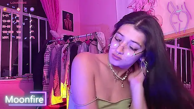 moonfiredancer online show from 10, 9, 2025