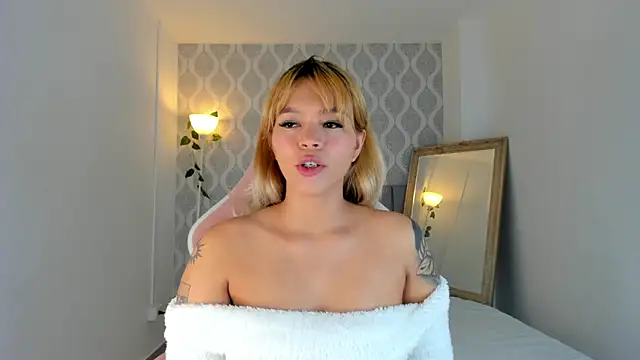 Snapshot of Adria_ross chatting on 17, 1, 2025 Adria ross online show from 17, 1, 2025