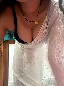 Snapshot of AASHI66 chatting on 1, 11, 2025 AASHI66 online show from 1, 11, 2025