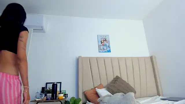 Mady-Edwards online show from 25, 2, 2026