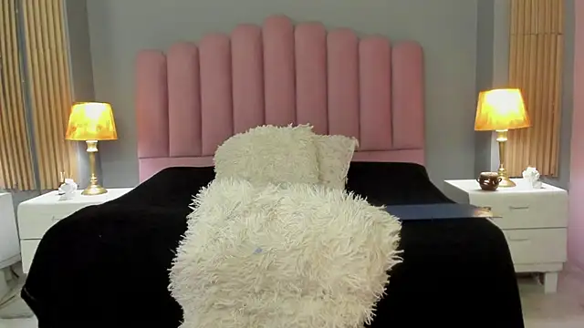 RamonaSimons online show from 10, 3, 2025