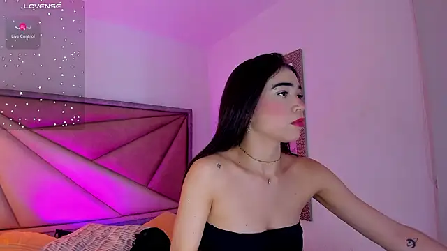 Snapshot of FaloonRoussel chatting on 1, 2, 2026 FaloonRoussel online show from 1, 2, 2026