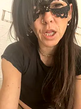 EmySkinny85 online show from 6, 1, 2026