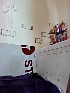 EmySkinny85 online show from 19, 3, 2026