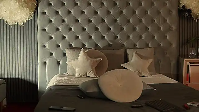 Snapshot of AmelyNoir chatting on 24, 2, 2025 AmelyNoir online show from 24, 2, 2025