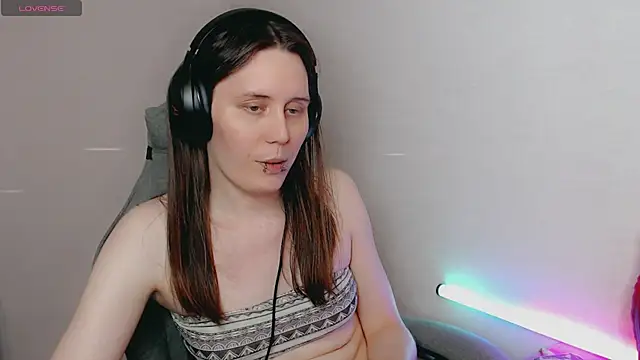 Snapshot of tracy_cooper chatting on 28, 12, 2024 tracy cooper online show from 28, 12, 2024