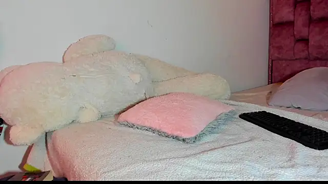 ladyrd1 online show from 9, 9, 2025