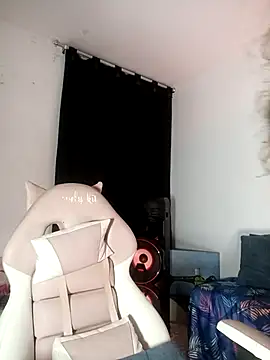 lovely kitt online show from 8, 11, 2025