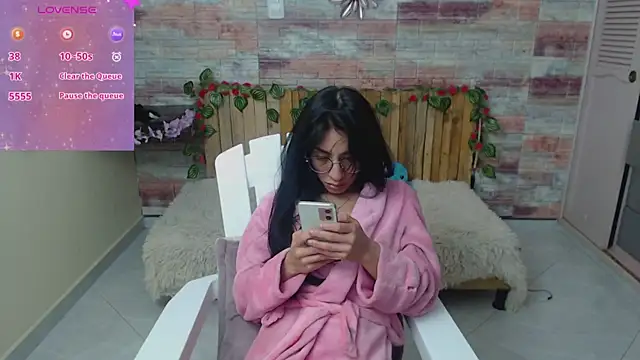 Snapshot of Lucy_joi chatting on 5, 1, 2025 Lucy joi online show from 5, 1, 2025