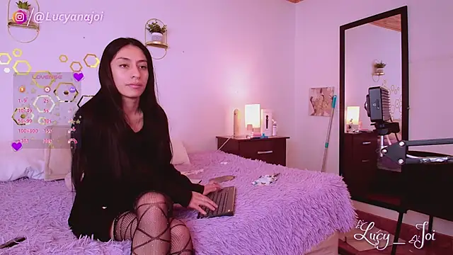 Snapshot of Lucy_joi chatting on 6, 10, 2025 Lucy joi online show from 6, 10, 2025