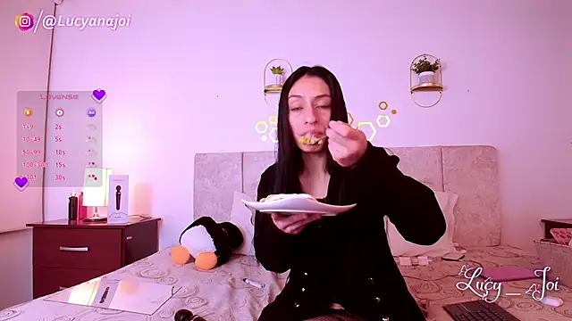 Snapshot of Lucy_joi chatting on 22, 11, 2025 Lucy joi online show from 22, 11, 2025