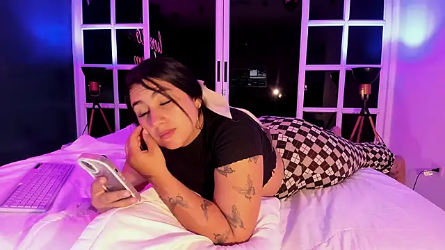 sabrinamilani online show from 6, 2, 2025