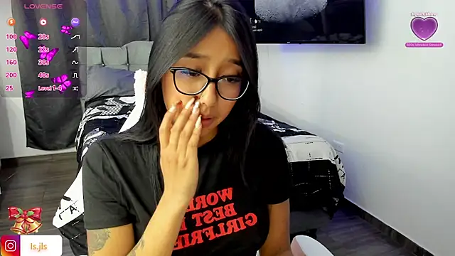 Snapshot of isa_bellaa0 chatting on 19, 12, 2024 isa bellaa0 online show from 19, 12, 2024