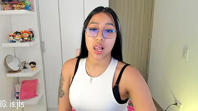 Snapshot of isa_bellaa0 chatting on 4, 10, 2025 isa bellaa0 online show from 4, 10, 2025