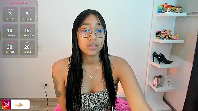 Snapshot of isa_bellaa0 chatting on 11, 11, 2025 isa bellaa0 online show from 11, 11, 2025