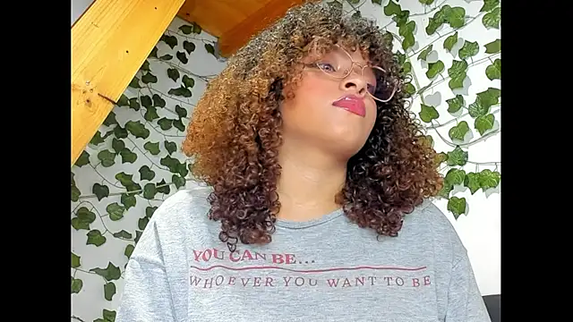 Snapshot of Ada_gales_ chatting on 22, 3, 2025 Ada gales  online show from 22, 3, 2025