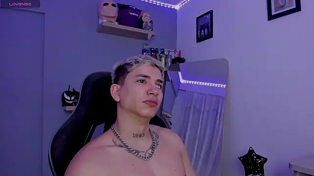 Snapshot of SebasFallon chatting on 7, 3, 2025 SebasFallon online show from 7, 3, 2025