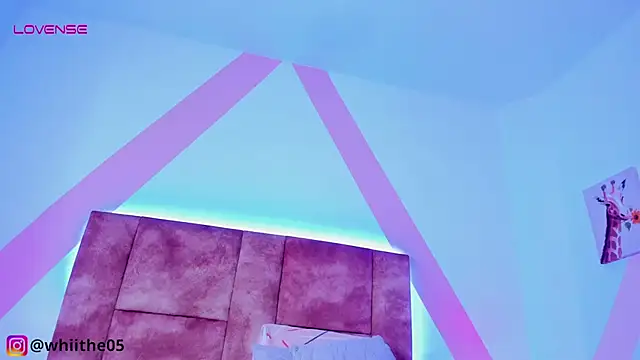 isabella whiithe online show from 24, 2, 2025