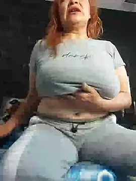 Snapshot of Wife_sexxx chatting on 4, 1, 2025 Wife sexxx online show from 4, 1, 2025