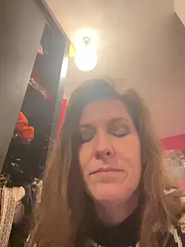 Lwhite1 online show from 11, 3, 2025