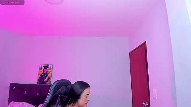 evelyn 23 online show from 16, 2, 2025